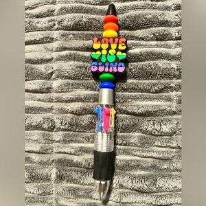 Multicolor 'Love Is Blind' Novelty Pen